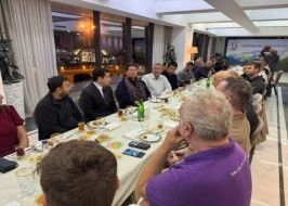 Hikmət Hacıyev beynəlxalq səyyahlarla görüşdü - FOTO