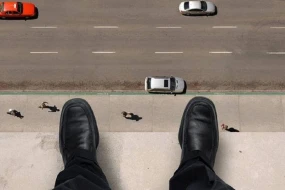 74 yaşlı kişi 16-cı mərtəbədən özünü atdı - Bakıda DƏHŞƏT