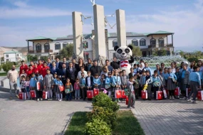 \"Shokki Mokki” Ağalı kənd məktəblilərini “Zəfər Günü” münasibətilə təbrik etdi - FOTOLAR