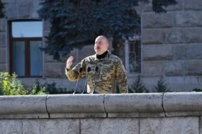 \"Müharibənin o vaxt dayandırılması bizim şüurlu seçimimiz idi\" - Ali Baş Komandan