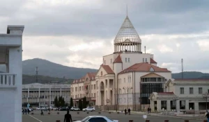 Xankəndidəki rüsvayçı abidə söküldü - FOTO