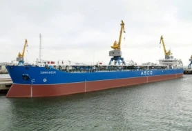 “Zəngəzur” tankerində Azərbaycan Bayrağı qaldırıldı - Foto