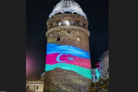 Qalata qülləsində bayrağımız və Xarıbülbül - FOTO