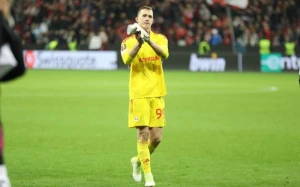 “Qarabağ”ın əsas qapıçısı “Bayer 04”lə oyunda zədələndi