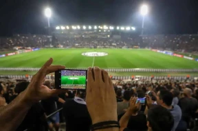 Sosial şəbəkələr meydanda futbolçulara mane olur?