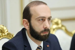 Mirzoyan Britaniyaya gedir 