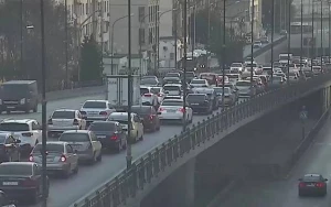 Bakı yeni iş həftəsinə tıxacla başladı