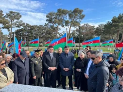 İkinci Fəxri xiyabanda şəhidlərin xatirələri yad olundu - FOTOLAR