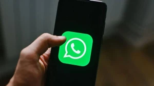 Səsli söhbəti dinləyərkən mesajlaşmaya davam edə BİLƏCƏKSİNİZ - \"WhatsApp\"da yeni funksiya