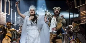 Teatr oyunu fəlakətlə bitdi: Aktyorlar ...