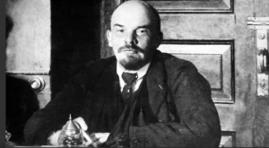 Alman nevroloqun \"Lenin dahi idi\" hesabatına etiraz