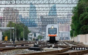 Bakı-Ağstafa-Bakı qatarına həftə sonlarına əlavə reyslər təyin edildi