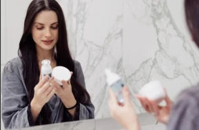 Zədələnmiş saçları canlandırmaq üçün krem ​​əvəzinə bu üsulu sınayın: 1 bananı əzdikdən sonra...