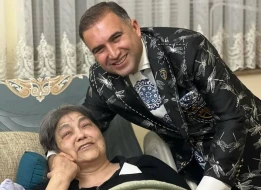 Hacı Nuran ayağı amputasiya edilən rejissora baş çəkdi - FOTO