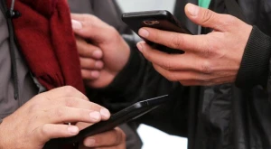 \"İranda “mobil telefonlara nəzarət polisi” yaradılıb\" - Jurnalist