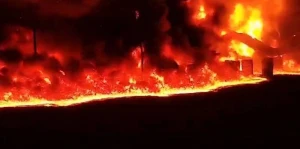 Gəncədə mazut və yağ çəlləkləri yandı - VİDEO