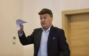 Qurum prezidenti etirazlardan sonra istefa verdi