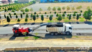 Gəncə şəhərinin daxili yollarının təmiri işləri icra olunur - VİDEO