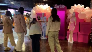 Ruslar Barbie qadağasını belə pozdular
