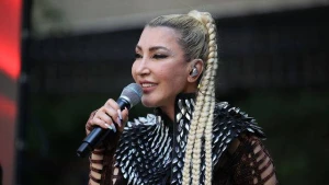 \"Qalatasaraylı futbolçu məni övladlığa götürsəydi, oynamağa onların stadionuna getməzdim\" - Hande Yener