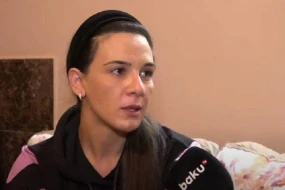 Rəfiqəsinin narkoman etdiyi qadın bədənində qurdlarla gəzir - VİDEO