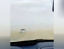 Bakıda toz burulğanı: Sürücülər çətin anlar yaşadı - VİDEO