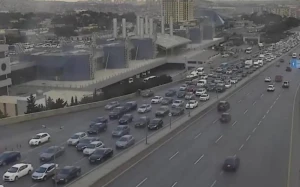 Bakıda bu yollarda tıxac var - SİYAHI