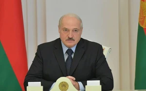 Lukaşenko iki səfiri vəzifədən azad etdi