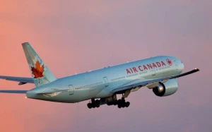 Toronto-Dehli təyyarəsi Bakı hava limanına eniş etdi