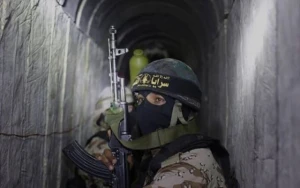 HƏMAS-ın yeraltı inşa etdiyi tunel bu şəkildə üzə çıxdı - Motosikletlə kilometrlərlə yol qət etdi