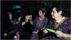 \"HƏMAS\"ın girovluqdan azad etdiyi yaşlı qadınların görüntüləri - FOTO/VİDEO