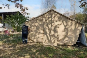 Qəbələdə 6 nəfərlik ailənin evi yararsız hala düşdü - Çadır quruldu (VİDEO)