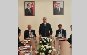Zeynal Nağdəliyev Firdovsi Əliyevi kollektivə təqdim etdi