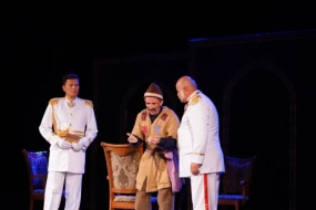 Milli Teatr “Qarabağnamə” tamaşası ilə Gəncədə çıxış etdi - FOTOLAR