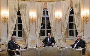 Əli Əsədov Gürcüstanda Paşinyanla görüşdü