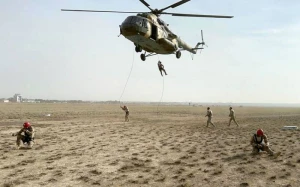 Hərbi Dəniz Qüvvələrinin sualtı hücum xüsusi təyinatlıları təlim keçirdi - VİDEO