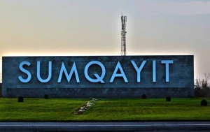 Sumqayıtda küçədə lüt gəzən ruhi-əsəb xəstəsi xəstəxanaya yerləşdirildi - VİDEO