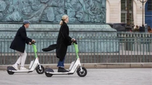 Paris küçələrindən skuterlər yığışdırıldı