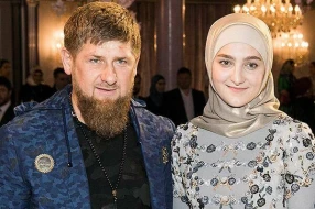 Putin Kadırovun qızını təltif etdi