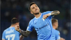 \"Qalatasaray\" məşhur futbolçunun transferini dayandırdı