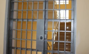 “Bağça direktoru təyin edəcəyəm” deyərək qadından 10 min manat aldı