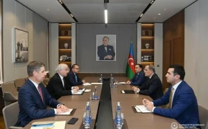 Ceyhun Bayramov Lavrovun xüsusi nümayəndəsi ilə sülh prosesini müzakirə etdi