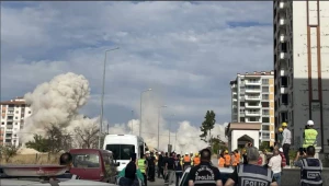 Zəlzələ bölgəsindəki daha 2 qəzalı bina partlayıcı ilə dağıdıldı