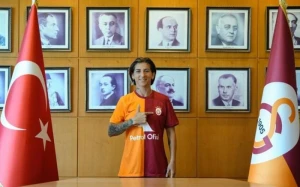 Azərbaycan millisinin futbolçusu \"Qalatasaray\"a transfer olundu