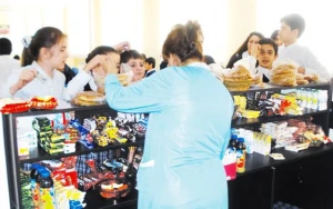 Təhsil müəssisələrində xüsusi qida nəzarətinə başlanılır