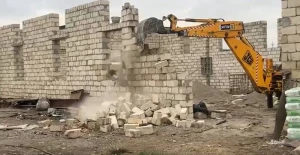 Abşeronda qanunsuz tikililər söküldü - VİDEO