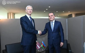 Ceyhun Bayramov həmkarı ilə antiterror tədbirlərini müzakirə etdi