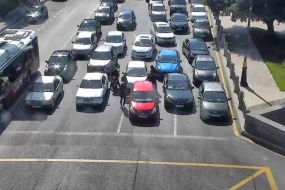 Bakıda iki yolda qəza olub, sıxlıq yaranıb - FOTO