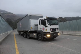 Laçından BQXK-nin yük maşınları Xankəndinə doğru yol aldı - VİDEO