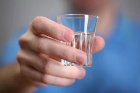 Balakəndə gənc oğlan özünü öldürmək üçün sirkə turşusu içdi